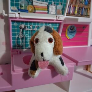 Barbie Pet Boutique Grooming Table With Barbie Mini Beagle Plush Dog